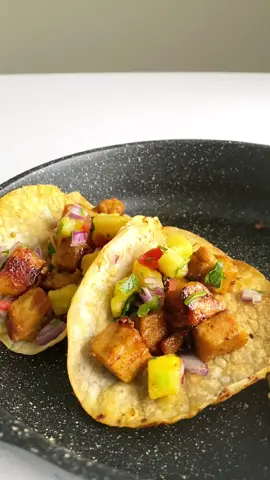 What I eat in a day dairy-free | Part 4 Can I I just see how crispy & juicy those pork tacos look 👀 @anaandzel #anaandzel #dairyfreecooking #cookingblogger #easycookingeveryday #whatsinmyplate #whatieatinadaydairyfree #dairyfreefoods #porktacos #dragonfruitsmoothie #eggandtomatosandwich #yogurtbarks