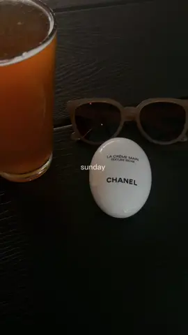 sunday funday #LENOVOJUSTBEYOU #balance #wellness #pizza #minivlog #moodyaesthetic