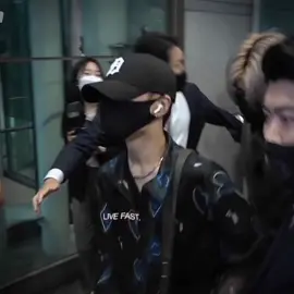 i love how he's transparent #JAY #enhypen #jayenhypen #sasaeng