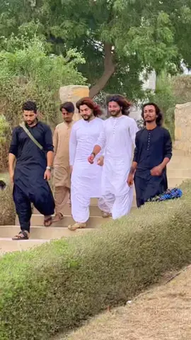 Black❤️🫶@meer_zohaib88 @saqibsagheer_offical @Umer Khaitab @❣️ Love My friend ❣️