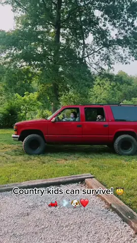 #chittychittybangbang  #countrykids #redneck #borncountry #countryfolkscansurvive #yeehaw #hoopty