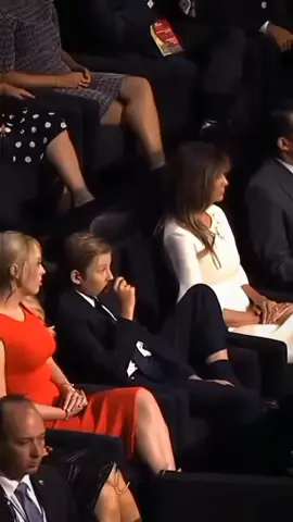 mẹ còn bất lực ;)#myedit #j4fun #barronwilliamtrump #barrontrump #trump2024 #donaldtrump #melaniatrump