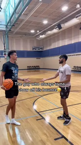 Tag that one friend 😅🤣 @SeggieHoops #basketball #showoff #bunnies