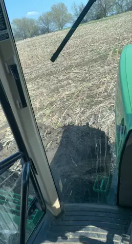 #9300 #johndeere #plant22 #katespadenycabana #FrunktheBeat￼ #oops #mud #foruyou #farm #sendit #snow #fullsend #foryourpage