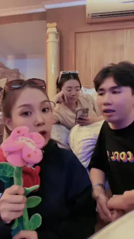 เป็นอะไรก่อน 😂🤣 #โรตีเนยกรอบ #ขอใจหน่อย #ไม่มีคนดูก็จะลง #foryoupage #fyp  @itsmelatdaaxx_ @souphinnnnn