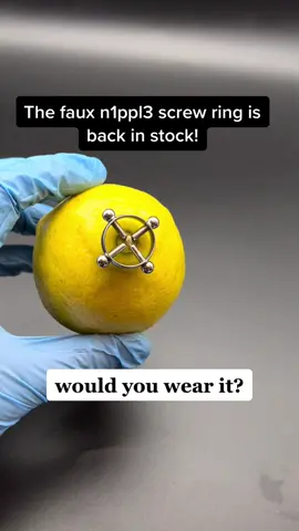 Would you wear it? 👀👀 #fakepiercings #cliponjewelry #bodyjewelry