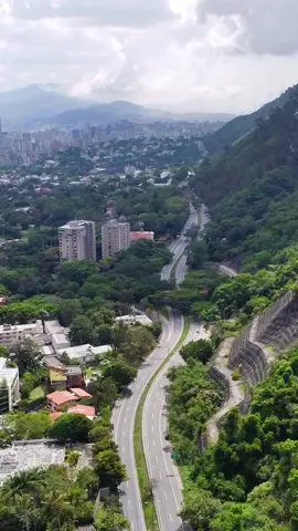 La Cota Mil y el oeste de #Caracas 🇻🇪 #venezuela #venezolanos #droneandovenezuela #viral #fyp