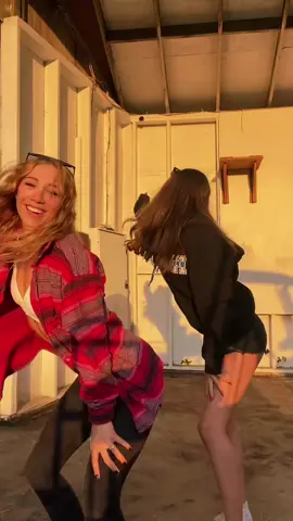 Your fav duo #foryoupage #sisters #fyp #girls #girlswholift #dance #FrunktheBeat  #humor @.luvmacee