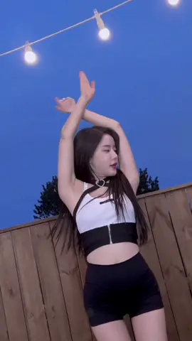 근데 르세라핌 4인조야 5인조야 아는 사람👀