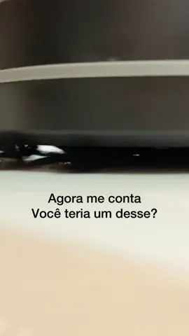 Você teria um desse?! Confesso que eu não sabia que precisava de um até ter😁 e hoje vim compartilhar com vocês um poquinho sobre o aspirador Smart clean RB07 da Mondial  Já tem quatro meses que estou usando e tô amandooooo🥰 Sério ajuda demais… já começo o dia colocando ele pra trabalhar e o chão nunca fica sujo… demais né !?