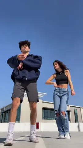 WE LITERALLY FELL AT THE END😩🤣 @ana.sobonja