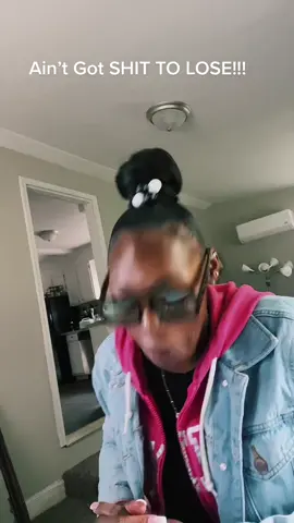 #stitch with @queenlock__1989 Her video was so funny to me! It’s spoke volumes! Go find you some business somewhere. Since you have absolutely zero￼ #duet #fyp #foryoupage #10MillionAdoptions￼ #FindYourEdge￼