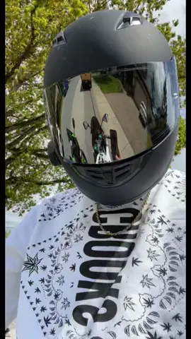 Another one.                                                              #oops #bikedown #motorcyclesoftiktok #newbie #kawasaki #fy  #bikelife #fyp #ninja636 @diegoesparzaaa