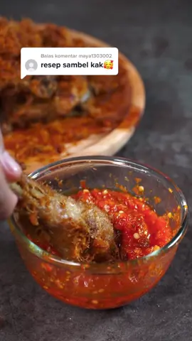 Balas @maya1303002 kalau kalian kurang suka rasa manis disambal, gula merahnya boleh dikurangin ya. Sedepp banget nih sambel 🤤 selamat mencoba #pickshop #tiktokshop #resephierisa #sambelayamgeprek #sambelbawang #sambalayampenyet #sambalkorek