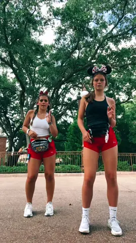 i freaking love this place @aubrey.renfro.2 #disney #fyp #magickingdom