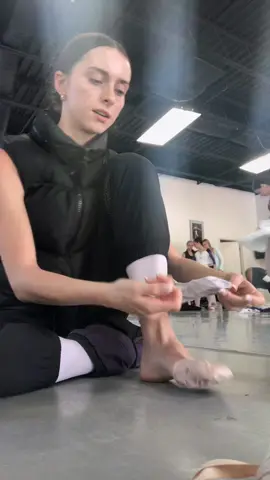 Kanye ft Bayadere music👀🤌 #ballet #ballettok #dance #pointeshoes #fyp #asmr #ballerina
