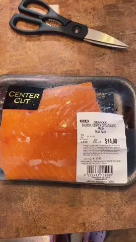 Dinner in the making! 😋#grilledsalmon #dualipa