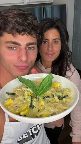 Making a Summer Pasta with my Mom 🌻🌹