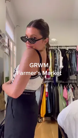 Good morning!! Let’s get ready for the Sunday Farmer’s Market 🥕🧺🌻 #nycfarmersmarket #springoutfits #grwm