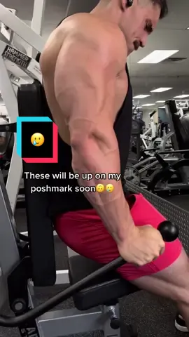 Don’t get big unless you’re ready to buy new clothes 3x a year🥲 #bodybuilding #classicphysique #gym #Fitness #fitnesstok #FitTok #gymhumor #aesthetic