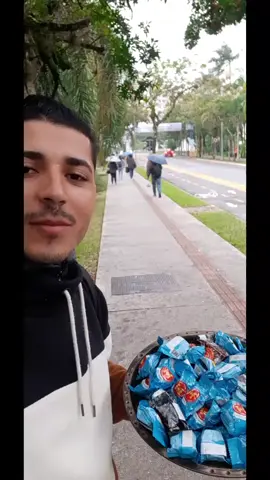 vendendo na chuva!