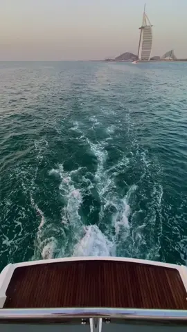 لو في بحر نوح وعلى لوحبسبح ولو انا هوب سبَّاح♥️ راشد شرار