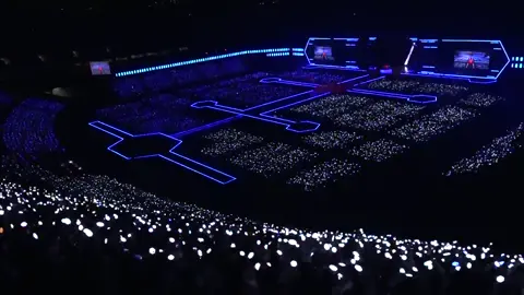 healing terbaik adalah nonton konser exo #exordium #exo #lighstick cr on twitter