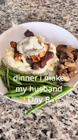 lemon garlic chicken & steak bites with garlic green beans & mushrooms. YUM!! #dinner #FoodTok #steakandchicken #fyp #husband #hollyandmitch #mealsimakemyhusband #mealsformyhusband #delicious #husbandandwife #wife #husbandandwifemeals