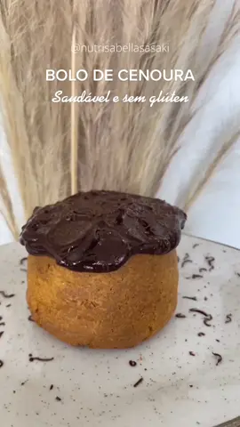 Ingredientes 95g de cenoura (coloquei cozida mas pode ser crua)1 Ovo50g de óleo de coco100ml leite 75g adoçante ou açúcar (misturei 1/2 de cada)100g de farinha aveia 1 col chá de fermento#saudavel #vidasaudavel #emagrecer #receita #fy