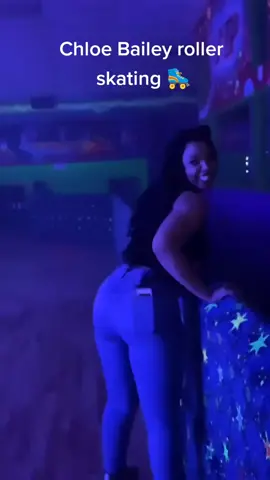 Chloe Bailey out roller skating last night!! 🛼#chloebailey #chlöe #chloebaileywashere #hallebailey #chloexhalle #beautiful #pretty #chlovers #sisters #thelittlemermaid #allblack #fyp #facecardvalid #foryou #foryoupage #viral #trend #trending #fypシ゚viral #fy #fypage #fypdongggggggg #fypシ #explore #locs #blackwomen