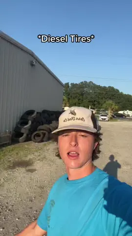 Fr can't believe this smh #trucks #carolinatrucks #carolinas #carolinasquat #nc #sc #diesel