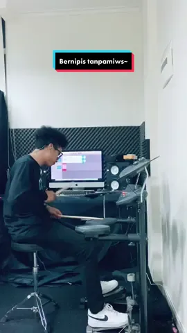 Bilaaa harussss, harus bilaaaa~ #drumcover #tiktokdrummer #lastchild #bernafastanpamu