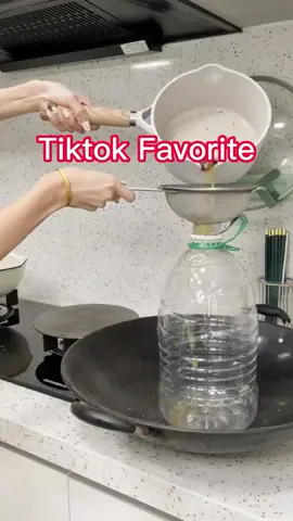 #smarthome Stainless steel oil filter jug for both filtering and oil 🥰#amazonfinds #tiktokshop #newlifehacks #foryou #uk #goodthing #KitchenHacks #homehacks