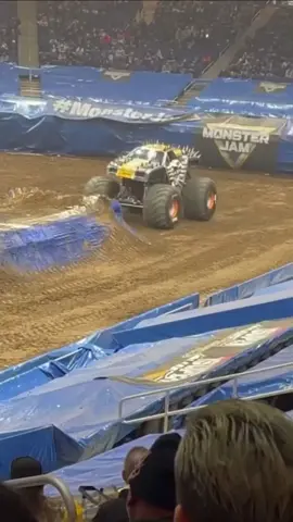 Monstre Jam madness 🤯 ( 🎥 @Bgranger2 Ig ) #AutoAllStars #ExtremeSports #Motorsport #MonsterTruck #MonsterJam #Truck