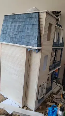 The roof had been painted! I did more progress with my house, And I am very happy with the results. 💙 ( still in progress)Victorian Alison Jr Doll House#housemolding #dollhouseproject#miniature #dollhouse #dollhouselover #victoriandollhouse #victorianallisonjr #goodtoys #chabbychic #frenchstyledecor #frenchdollhouse #frenchforniture #myfirstdollhouse #miniatureworlds #miniaturehobby #rusticdollhouse #realisticdollhouse #realgoodtoys #victorianalisonjr #myfirstdollhouse #realgoodtoyskit