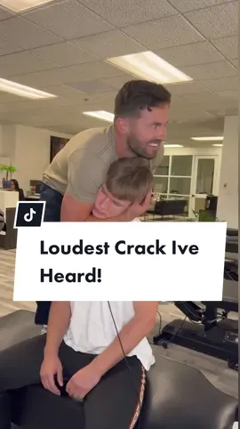 Didn’t even phase him #chiropractor #fyp #crack #magichug