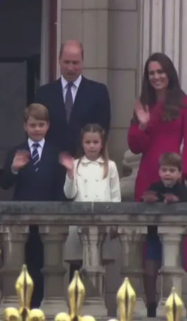 How proud do Prince William and Kate look of their children on the Jubilee Balcony 🥹❤️👑 #PrinceGeorge #GeorgeAlexanderLouis #PrincessCharlotte #CharlotteElizabethDiana #PrinceLouis #LouisArthurCharles #RoyalKids #Jubilee #PlatinumJubilee #HM70 #Balcony #BuckinghamPalace  #KateMiddleton #DuchessOfCambridge #PrinceWilliam #DukeOfCambridge #TheCambridges #HRH #ChildrensPrincess #PrincessKate #WilliamAndKate #WillsAndKate #RoyalFamily #Monarchy #RoyalCouple #Heir #FutureKing #Duchess #QueenKate #QueenConsort #Queen #KingWilliam #King #Love #TheCrown #Crown #BritishRoyals #BritishRoyalFamily #RoyalTour #Royalty #British #UK #Diana #LadyDiana #TheQueen #QueenElizabeth