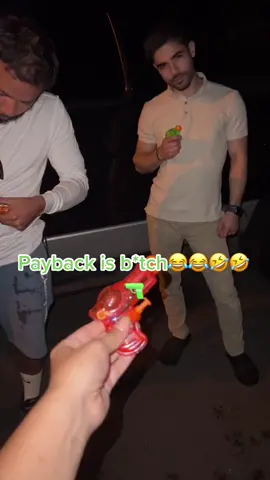 Mind you, this wasn’t even towards my dad! He just got unlucky for being next to Daniel 😂😂😂 ALSO, GUYS WHO’S SIDE AM I ON? Daniel or Matt’s?! 🤣🤣 (TikTok no one was harmed in the making of this video)#familiarestrepo #fyp #foryoupage #viral #explorepage #explore #familia #restrepo #brothers #revenge #watergun #water #fun #joke #prank #colombiano #colombianfamily