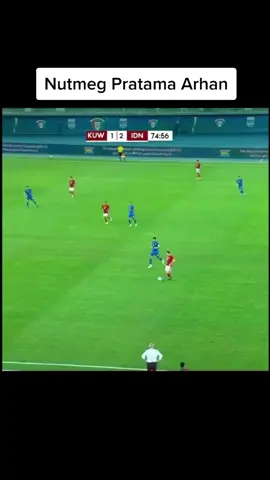 Skill nutmeg Pratama Arhan #pratamaarhan #sepakbolaindonesia #timnasindonesia #nutmeg #indonesiavskuwait #pssi #tokyoverdy🇯🇵 #fyp