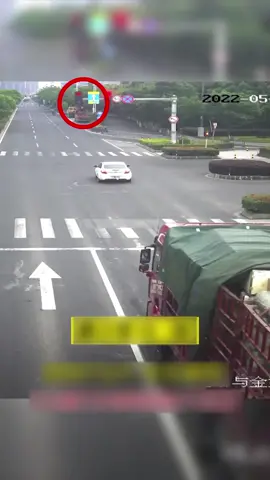 Drivers trying to avoid red light camera fines