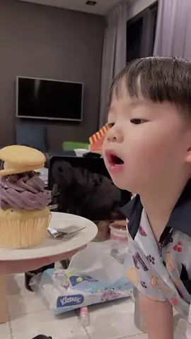 ชอบน้องพีร์ร้องเพลงฮัปปี้เบิร์ดเดย์ 😍💗🧁 #พีร์ทองธรรม #พับพีร์ #ธีร์พีร์