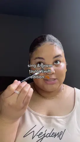 Nothing can beat a good ole Taylor sing along #fridaysingandgrwm #grwm #makeupgrwm #makeup #beauty #taylorswiftsongs #swiftietok #makeuptok #BeautyTok #everydaymakeuplook #grwmsingalong