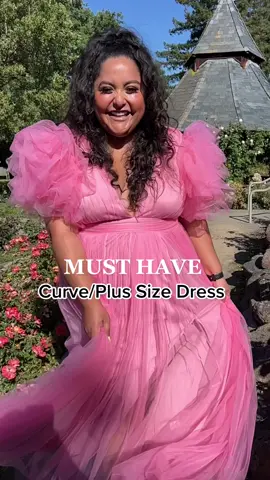 In love with this fabulous dress! 💕 it’s from @sisifulofficial_ #sisiful link to the website is in my links in bio. Use my code WanderingStef for 20% off!