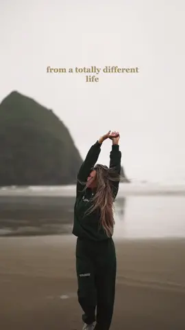mine was starting photography 🫶🏼 #destinationphotographer #oregoncoast #oregonphotographer #elopementphotographer #arizonaweddingphotographer