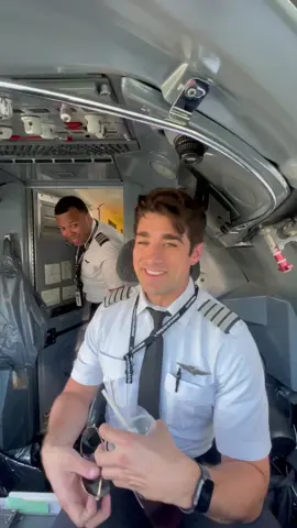 Back for another Day in the Life of an Airline Pilot! #pilotlife #dayinthelife #dreamjob #MakeASplash #AmazonVirtualTryOn #dreambig