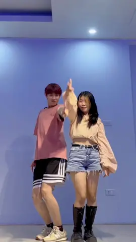 Love Shhh - Jo Yuri 🔫💙 @joyuri.offcl @doujibaek11  #JOYURI #YURI #조유리 #LOVESHHH #JOYURI_LOVESHHH #LOVESHHH_CHALLANGE #DANCE #DANCECOVER #DANCECHALLANGE #CHALLANGE #TREND #KPOP #VIETNAM #xh #fyp #fypシ