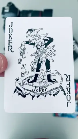 ¿Que significa cuando esto aparece misteriosamente en mi escritorio? #Joker #slowmo #Card #Inferno