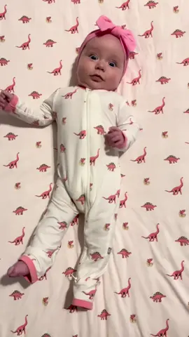 Can we say OBSESSED over this @kytebaby camouflage 🤍💕 #rosejurassic #kytebaby #kytebabyambassador #goodlife #bamboo #bambooclothing #bamboobaby #kytebabytiktok