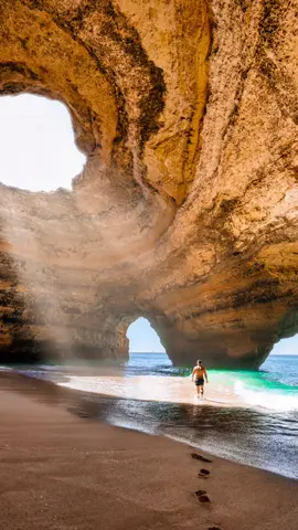 😍📍Benagil Cave #algarve #benagil #benagilcave #visitalgarve #fotografoemportugal #португалія #українцівпортугалії #фотографвпортугалии #photographeralgarve #portugal #algarvecoast #visitportugal