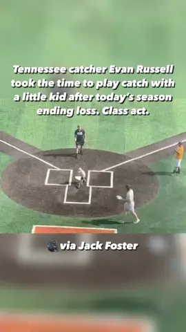Lots of respect for Evan Russell. Going to miss him in orange. (🎥 via Jack Foster)